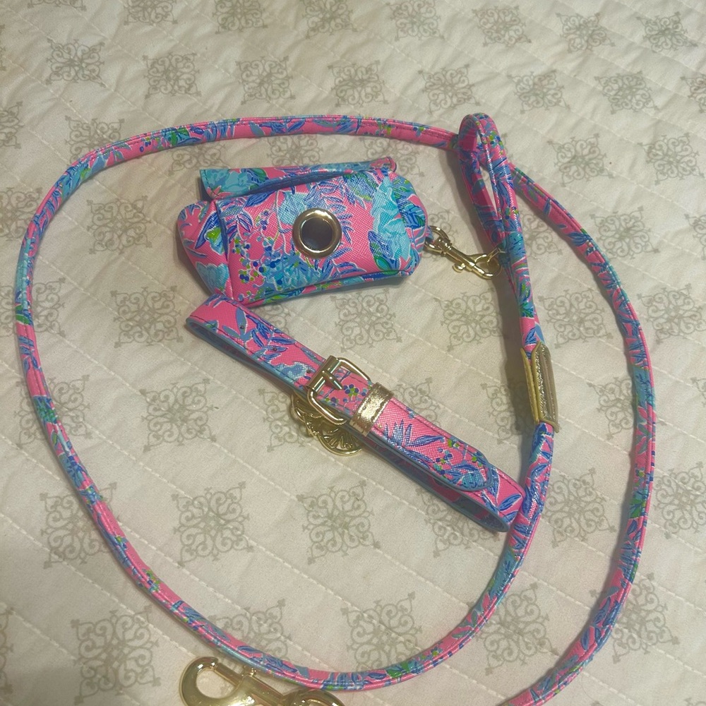Brand New Lilly Pulitzer Dog Collar, Leash & Bag holder- Never Been Used
